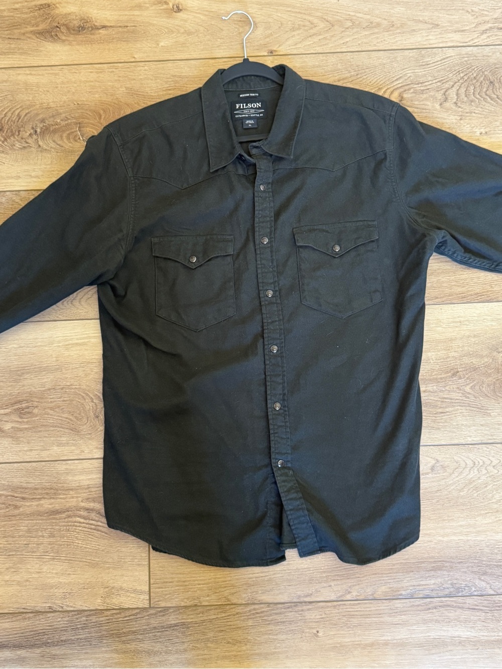 Filson Black Long-Sleeve Western Snap Button-Down Shirt. XL Slim.